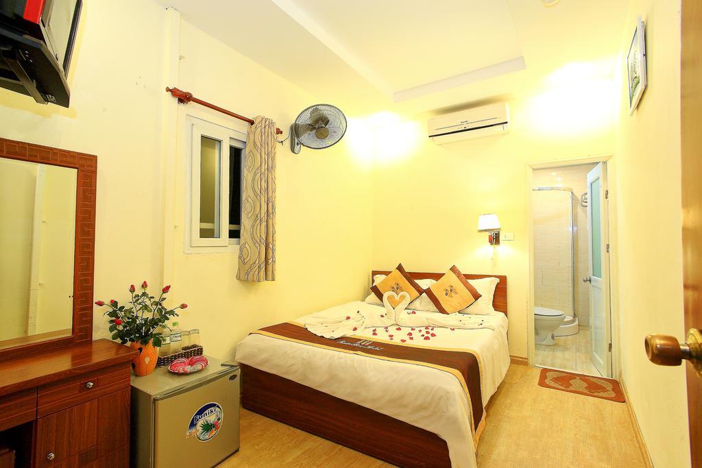 Hanoi Zesty Hotel Room photo